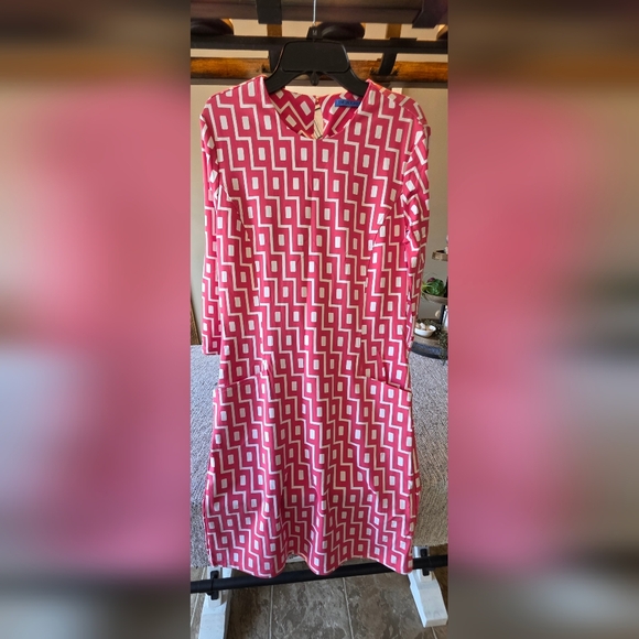 J. McLaughlin Dresses & Skirts - J. McLaughlin Pink and White Geometric Shift